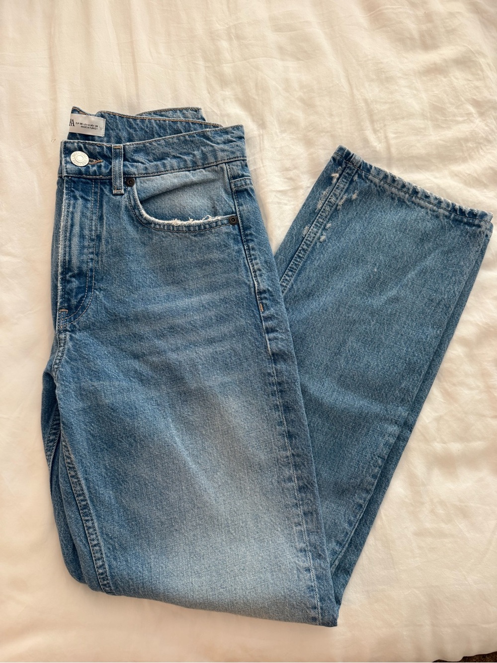 Zara Straight leg mid-rise jeans size 4